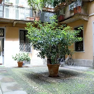 Historical Center Montenapoleone Loft Apartment Milan